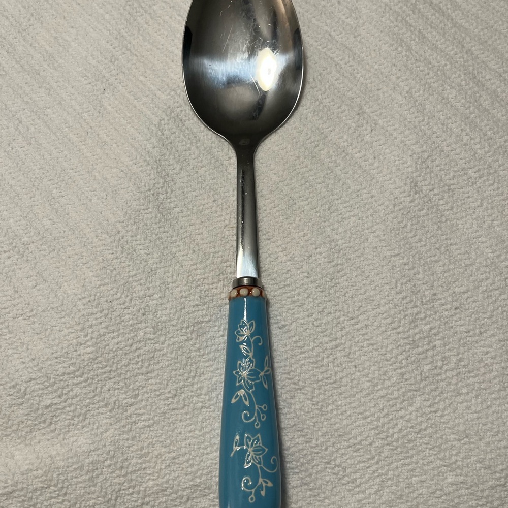 Temptations blue and white serving spoon